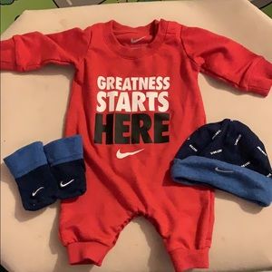 Nike newborn clothing